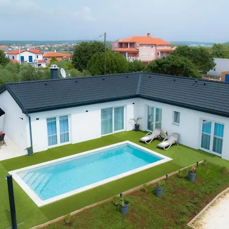 Cordis Villa *